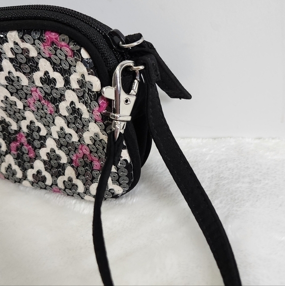 VERA Bradley Shimmer Canterberry Magenta Black White Wallet Wristlet Handbag